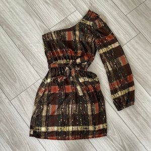 One shoulder brown detail dress in excellent condition